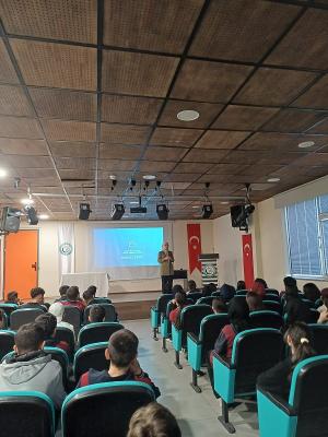 Türk Anadolu Vakfı İmam Hatip Ortaokulu'na Okulumuzu Tanıttık.