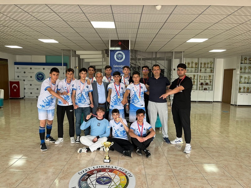 Okul Sporları İkinci  Küme Futsal Gençlerde  Okulumuz  Konya Birincisi Olmuştur.
